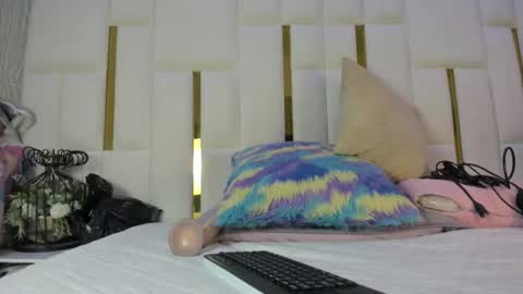 mia_vy online show from March 23, 2:59 am