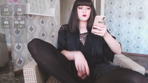 mia_wallase online show from December 1, 5:46 pm