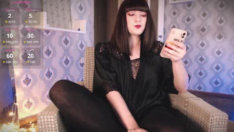 mia_wallase online show from December 7, 1:36 am