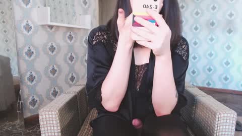 Snapshot of mia_wallase chatting on April 10, 6:07 am mia_wallase online show from April 10, 6:07 am