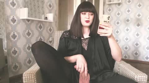 Snapshot of mia_wallase chatting on April 19, 7:40 am mia_wallase online show from April 19, 7:40 am