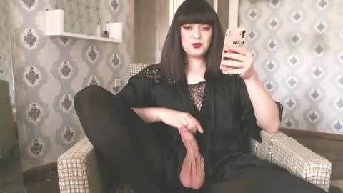 Snapshot of mia_wallase chatting on May 16, 2:49 pm mia_wallase online show from May 16, 2:49 pm