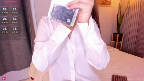 Mia White  online show from December 3, 12:49 pm
