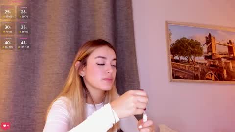 Mia White  online show from October 20, 1:00 pm