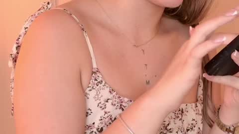 Mia White  online show from May 22, 1:28 pm