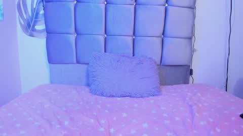 Snapshot of miaa_06 chatting on December 6, 8:26 am mia nicolle online show from December 6, 8:26 am