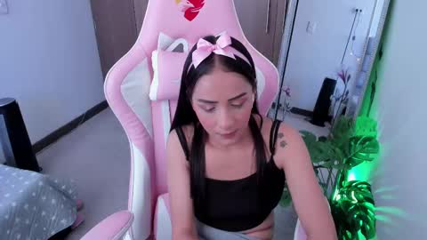 Snapshot of miaa_06 chatting on March 3, 4:46 pm mia nicolle online show from March 3, 4:46 pm