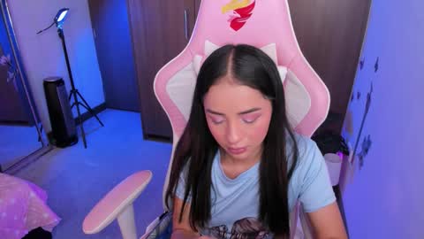 mia  nicolle online show from December 23, 12:08 am