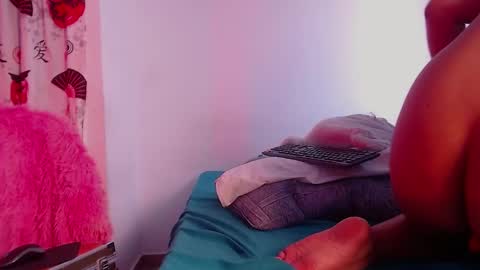 Mia online show from December 15, 6:59 pm