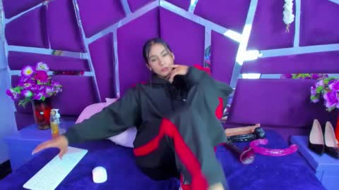 miaa_davis_ online show from February 25, 2:43 am