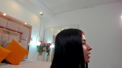 Snapshot of miaa_diamondd1 chatting on June 13, 1:31 pm Mia online show from June 13, 1:31 pm