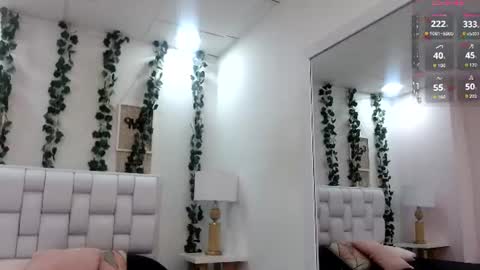 Mia online show from June 20, 11:24 am