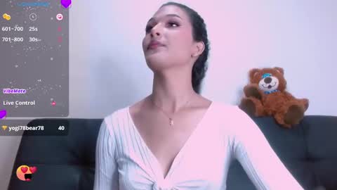 Mia online show from December 2, 2:41 pm