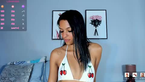 Snapshot of miaa_z chatting on May 14, 12:23 pm Miaa online show from May 14, 12:23 pm