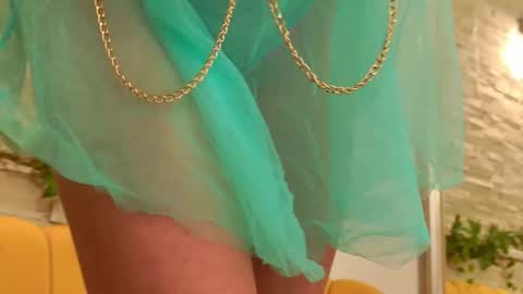 Snapshot of miaaangell chatting on March 23, 5:22 am Mia Angel online show from March 23, 5:22 am