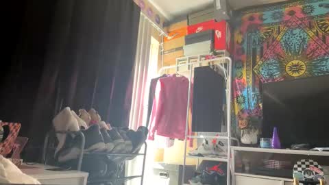 Mia online show from September 19, 4:07 pm