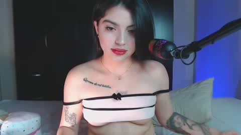 Mia  online show from September 22, 9:28 pm