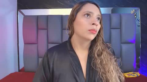 Mia online show from September 29, 12:10 pm