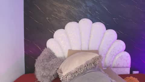 Mia online show from March 21, 12:10 pm