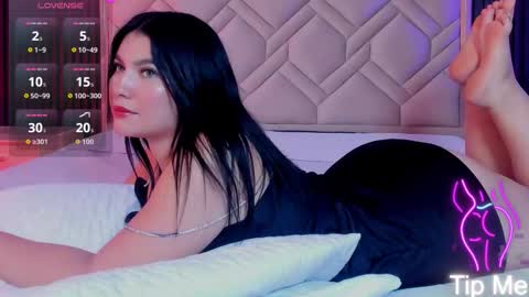 Miaa Farrel online show from September 23, 8:01 pm