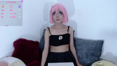 Mia online show from December 4, 7:34 pm