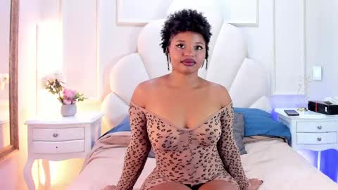 miaakittyy online show from April 28, 11:48 am