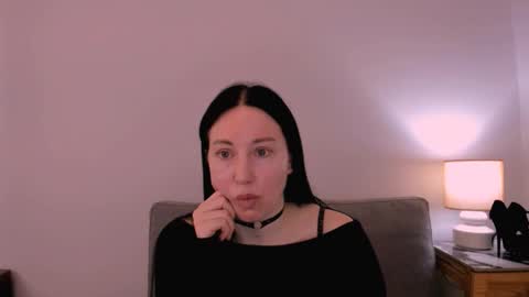 Mia online show from March 9, 4:22 pm