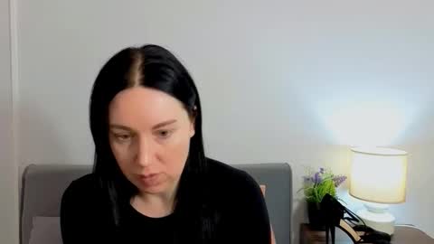 Mia online show from March 19, 4:22 pm