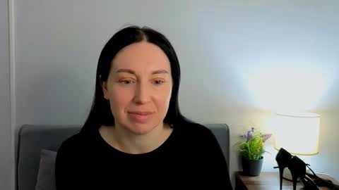 Mia online show from March 21, 4:21 pm