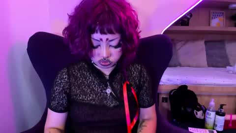 Mia online show from February 9, 4:07 pm