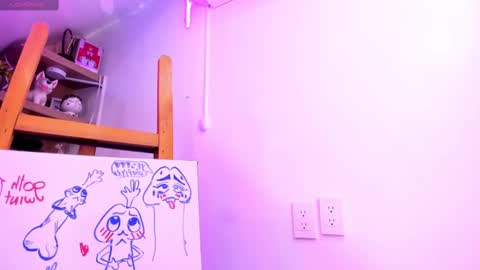 Mia online show from February 14, 4:09 pm