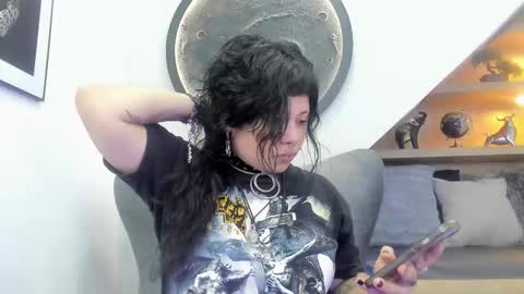 Mia online show from March 3, 12:22 pm