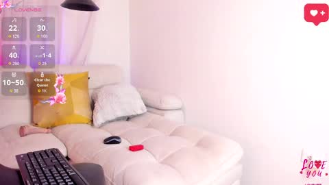 Snapshot of miaamillerr1 chatting on March 25, 8:26 pm miaamillerr1 online show from March 25, 8:26 pm