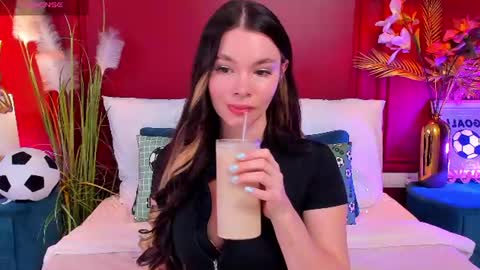 Mia online show from June 17, 5:10 am