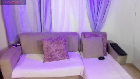 mia red hair molly short hair online show from June 6, 2:05 am