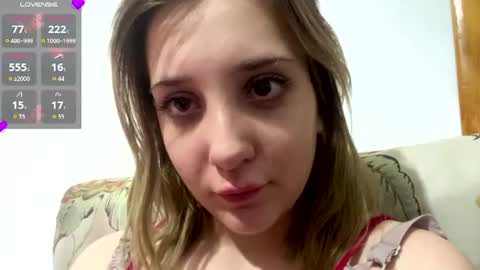 Snapshot of miaaperry chatting on July 2, 10:16 pm Hi guys Im Mia Im new here help me to figure out how everything works here xD online show from July 2, 10:16 pm