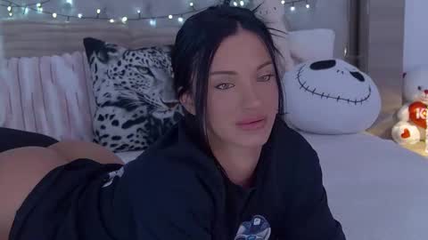 Snapshot of miaasin chatting on November 5, 12:32 am miaasin online show from November 5, 12:32 am