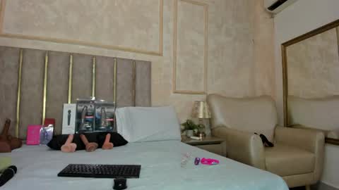 Snapshot of miaasummer chatting on June 9, 11:33 am Miaasummer online show from June 9, 11:33 am