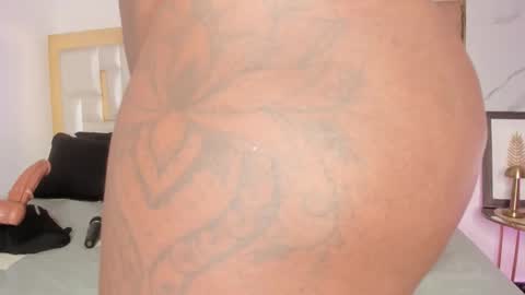 Mia  online show from September 21, 8:32 pm