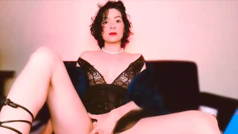 Snapshot of miabeautyxxx chatting on February 15, 11:06 am miabeautyxxx online show from February 15, 11:06 am