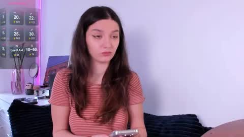 mia online show from May 18, 6:52 am