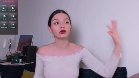 mia online show from June 1, 10:22 pm