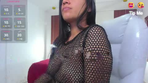 Snapshot of miabrunette23 chatting on April 25, 3:42 am MIA online show from April 25, 3:42 am