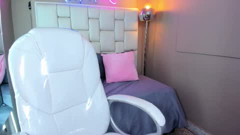 Mia Camille online show from March 26, 7:08 pm