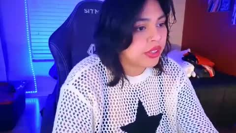 Mia online show from January 28, 3:47 am