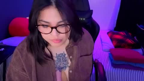 Mia online show from March 18, 1:42 am