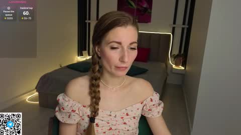 Mia online show from September 17, 8:16 am