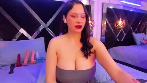 Snapshot of miacharloth chatting on February 14, 1:46 am Mia online show from February 14, 1:46 am