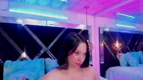 Snapshot of miacharloth chatting on March 25, 1:44 am Mia online show from March 25, 1:44 am