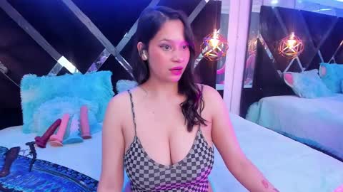 Snapshot of miacharloth chatting on March 28, 1:49 am Mia online show from March 28, 1:49 am